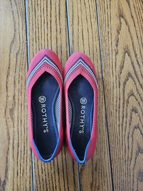 Rothy's Red Knit Pointed-Toe Flats with Blue & Black Accents Size 6